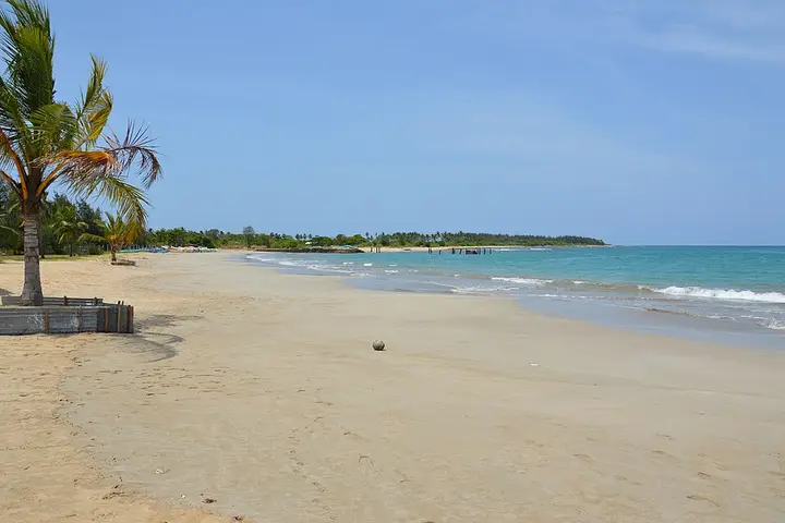 Snorkelling at the Pasikuda Reef