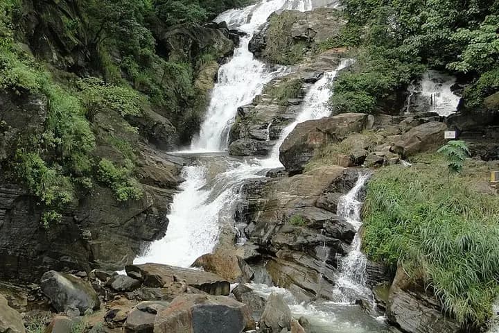 Ravana Falls (Ravana Ella)
