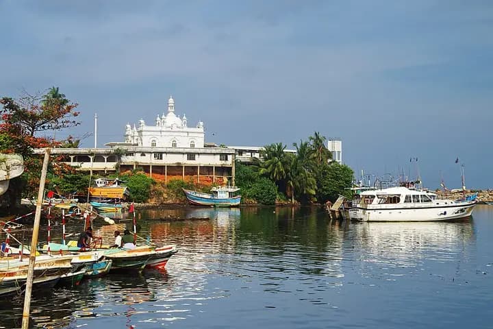 Ketchimalai Mosque and Beruwala fishing harbour