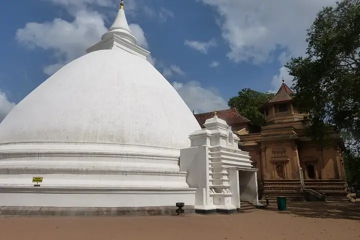 Храм Келания (Kelaniya Raja Maha Vihara)