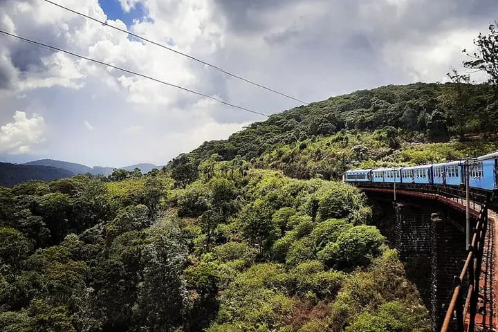 南努奥亚至埃拉山地火车